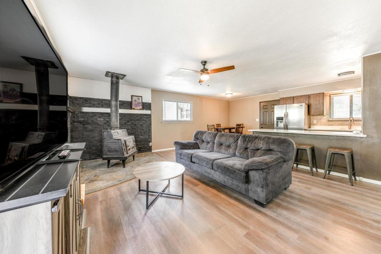 Serene With Fenced Yard Near Downtown! *