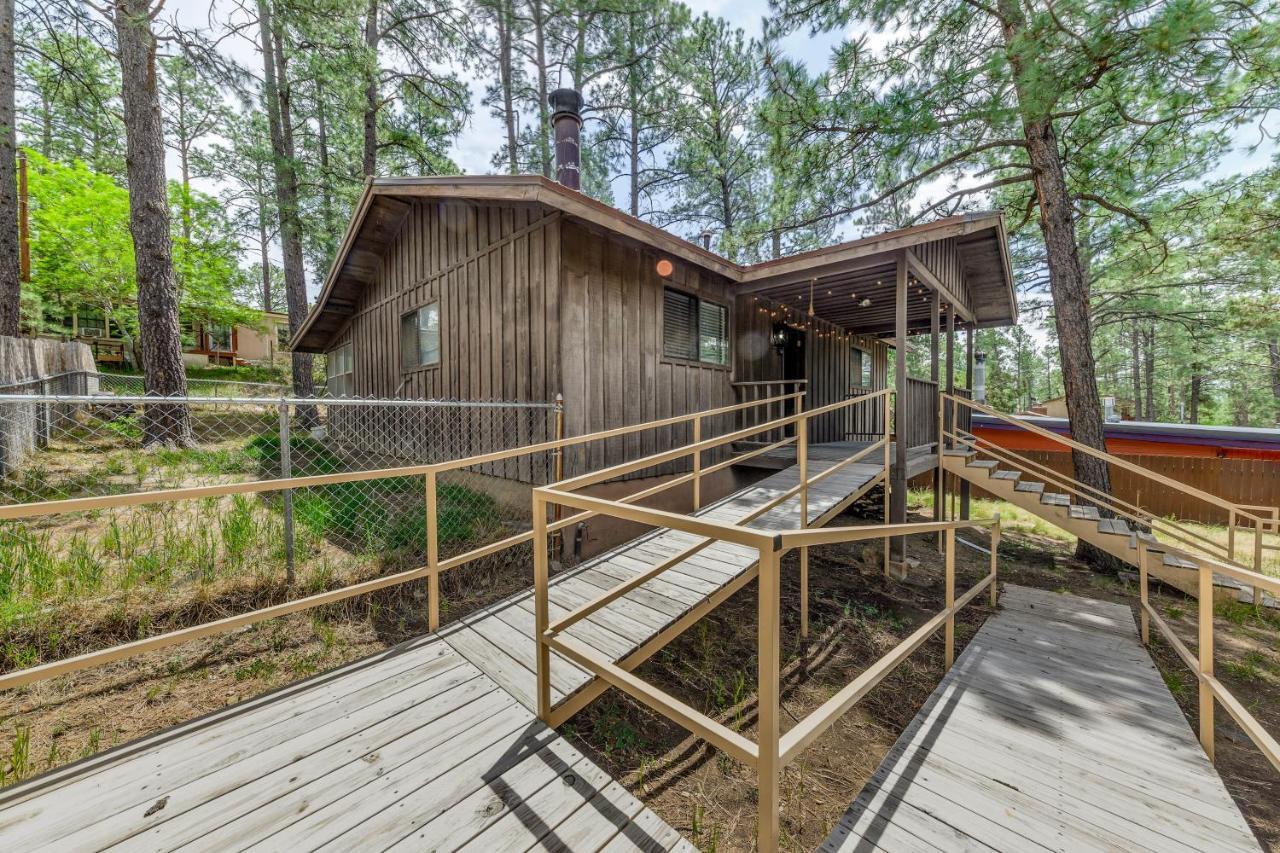Holiday home Serene With Fenced Yard Near Downtown!