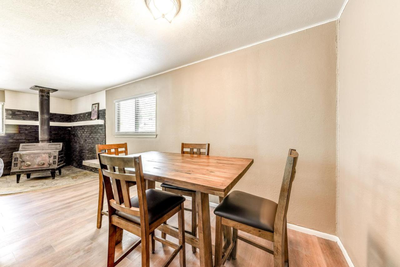 Holiday home Serene With Fenced Yard Near Downtown!